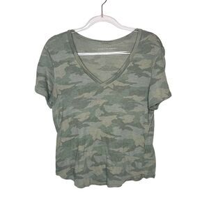 American Eagle Green Camo V Neck Short Sleeve T Shirt Size Medium